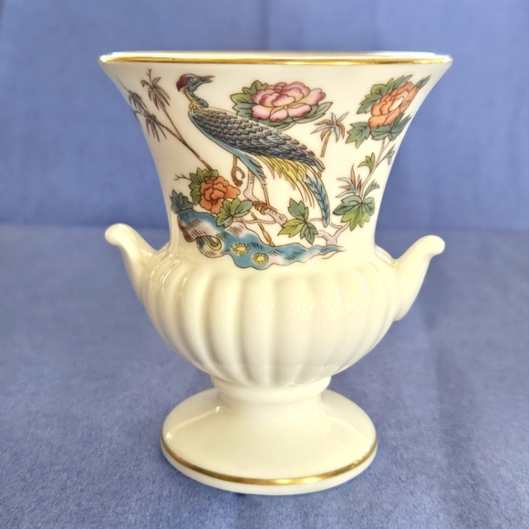 "Kutani Crane" mini bud vase by Wedgwood. - Picture 1 of 6